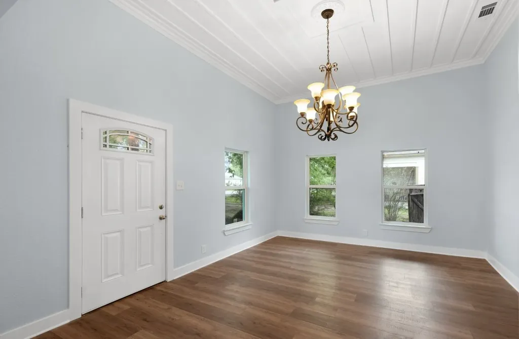 607 W 3rd Street Eddy TX 76524
