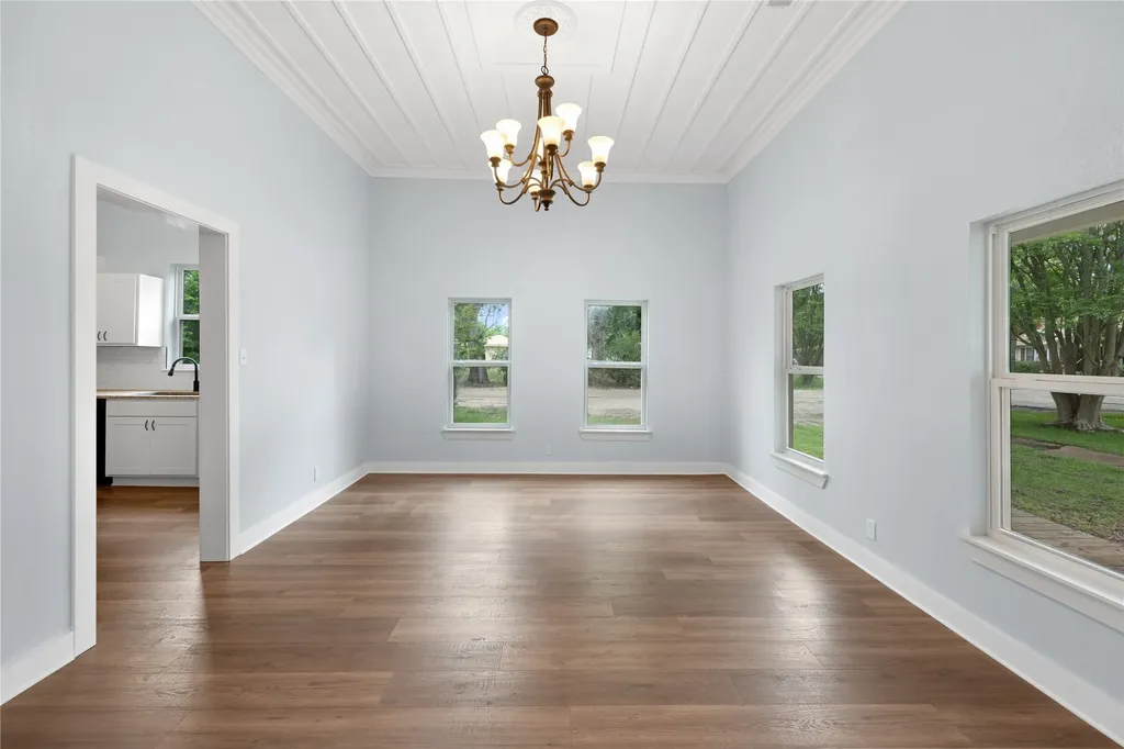 607 W 3rd Street Eddy TX 76524