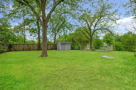 607 W 3rd Street Eddy TX 76524