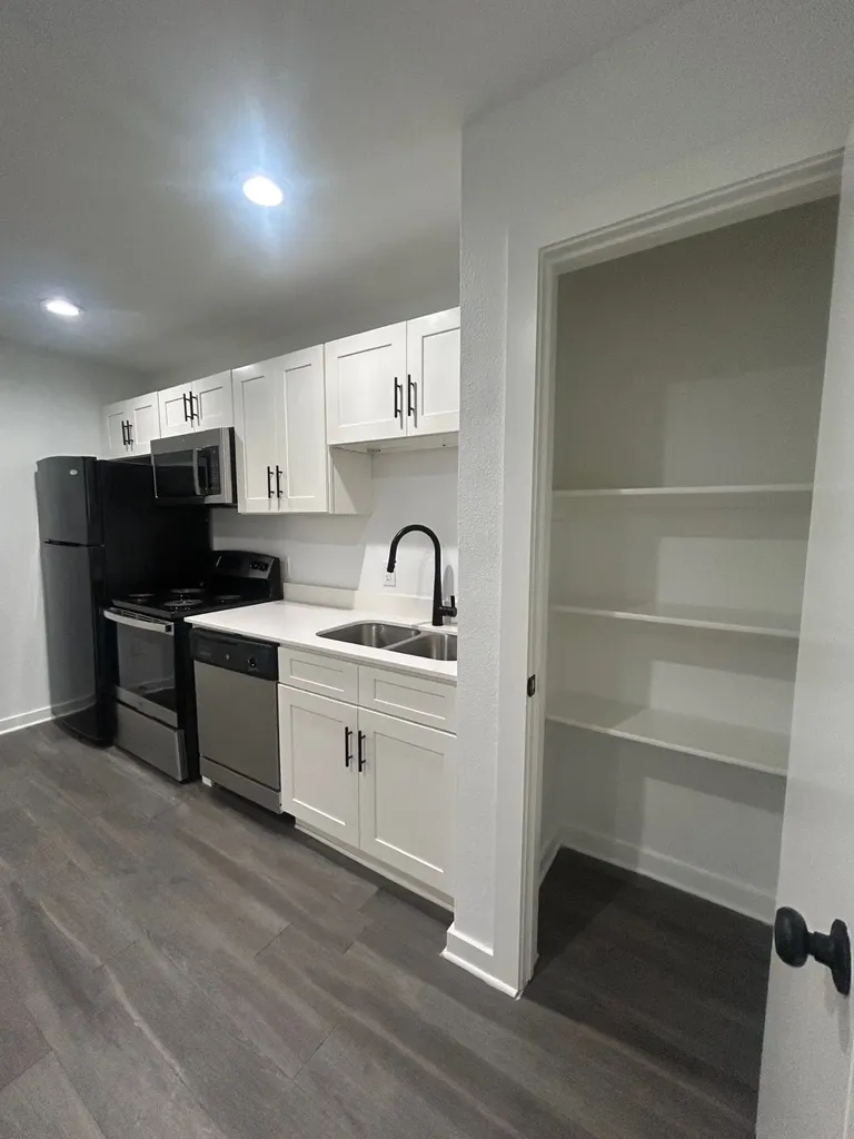 321 E 8th Street Dallas TX 75203