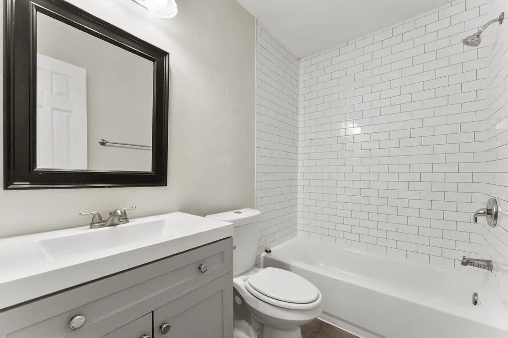 512 Cedar Drive Garland TX 75040
