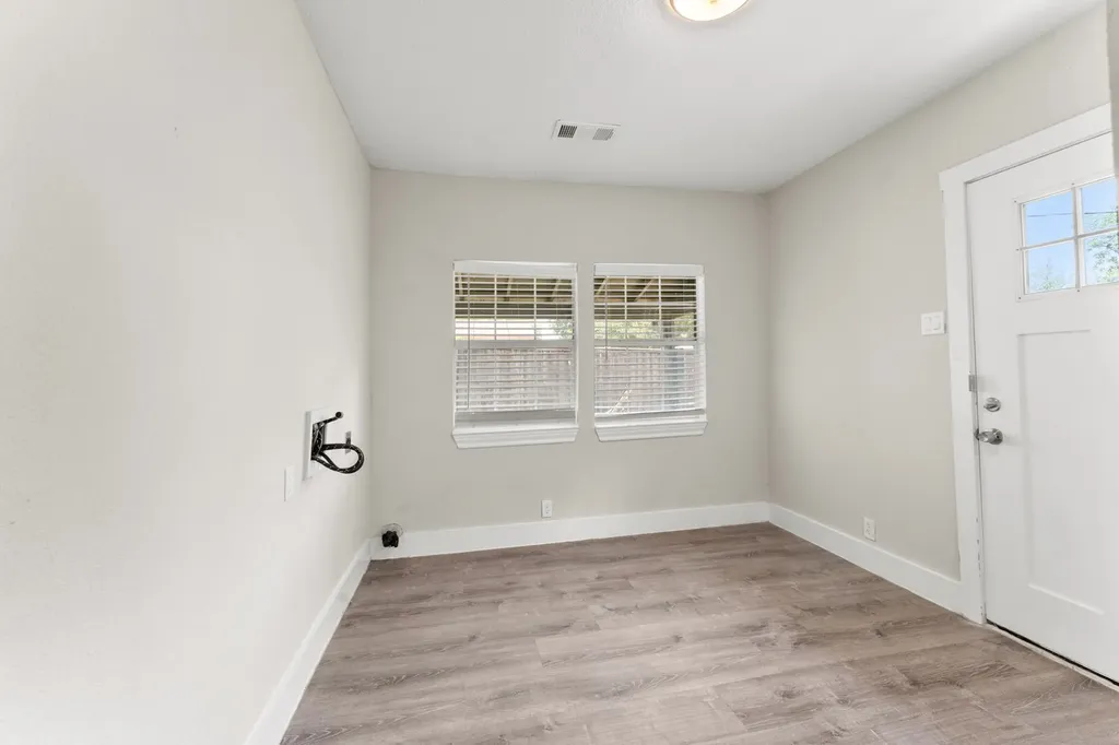 512 Cedar Drive Garland TX 75040