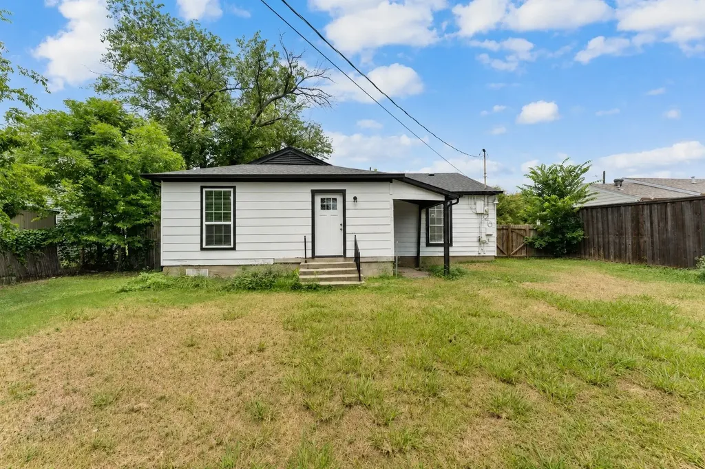 512 Cedar Drive Garland TX 75040