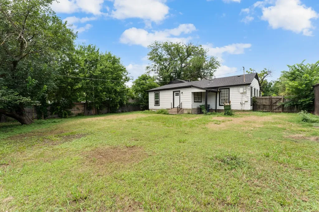 512 Cedar Drive Garland TX 75040