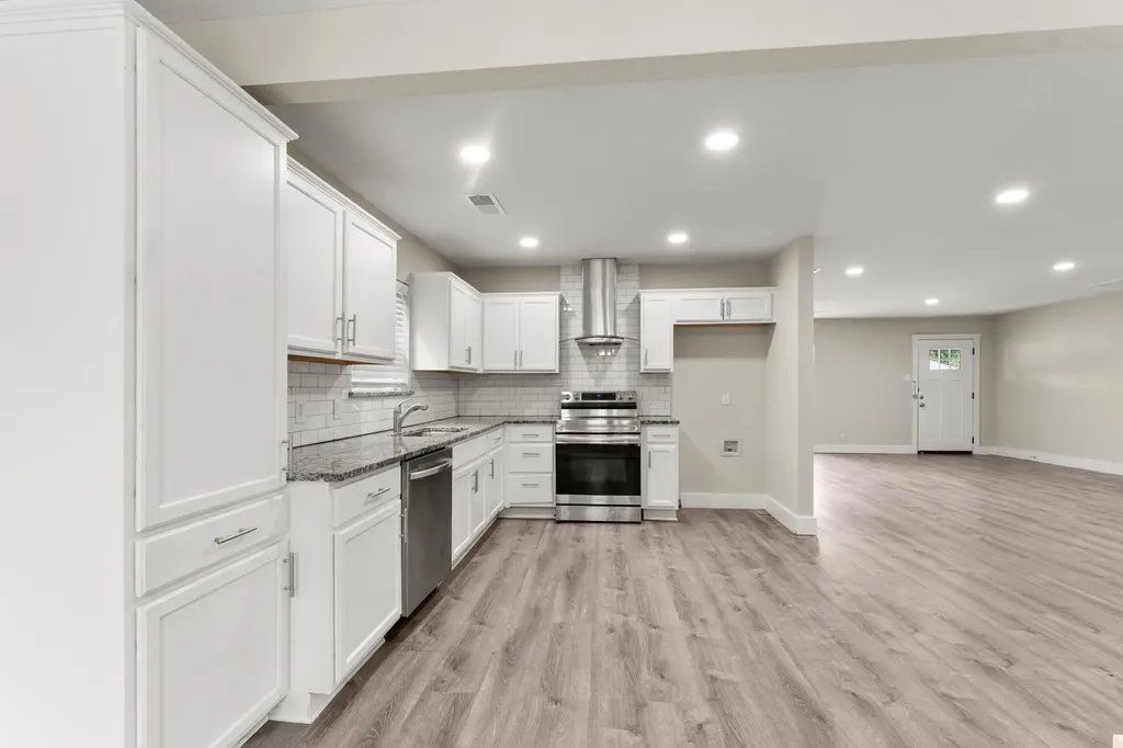 512 Cedar Drive Garland TX 75040