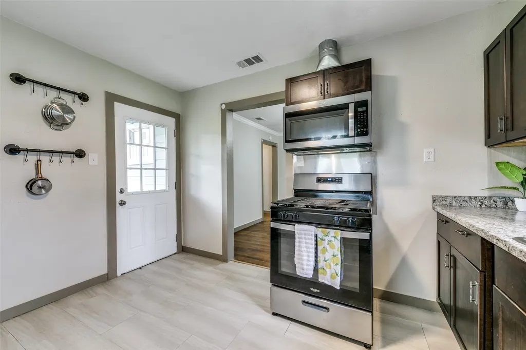 5610 Lyons Road Garland TX 75043