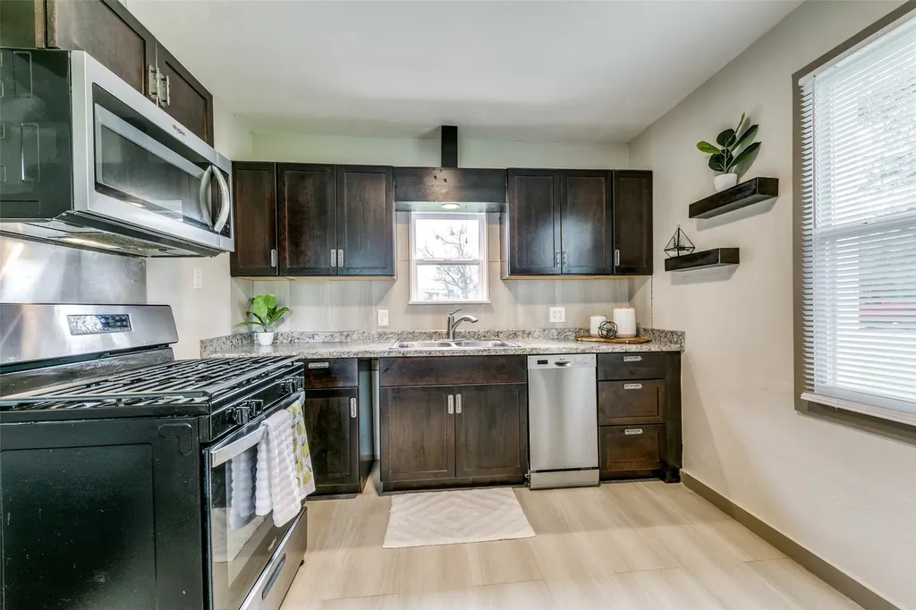 5610 Lyons Road Garland TX 75043