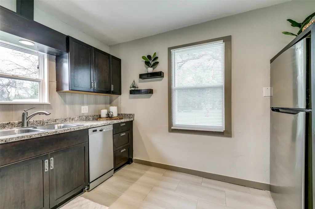 5610 Lyons Road Garland TX 75043