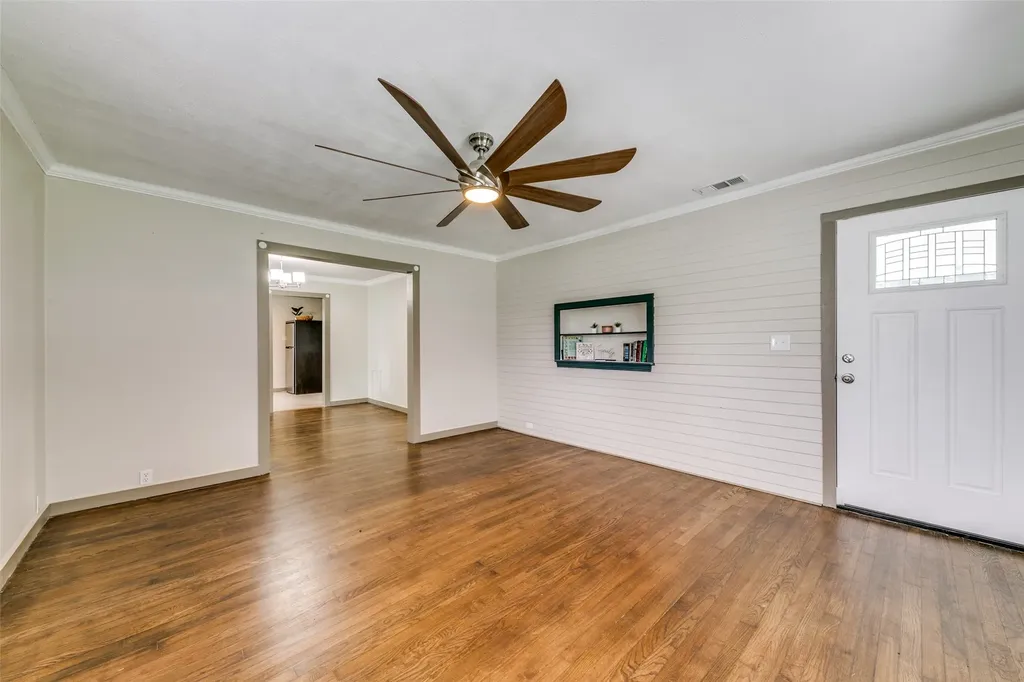 5610 Lyons Road Garland TX 75043