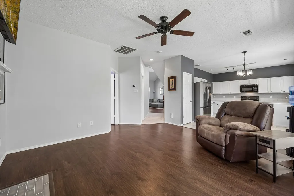 4812 Navajo Way Fort Worth TX 76137