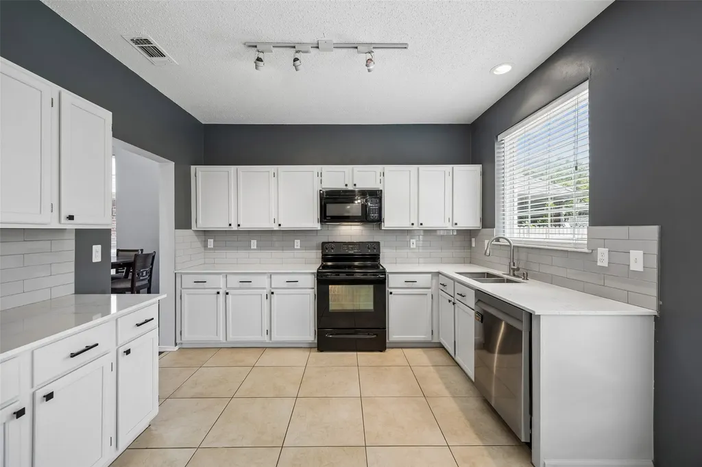 4812 Navajo Way Fort Worth TX 76137