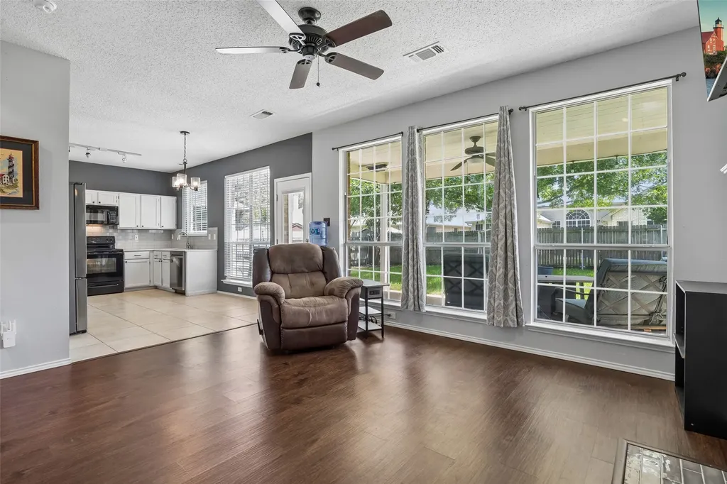 4812 Navajo Way Fort Worth TX 76137