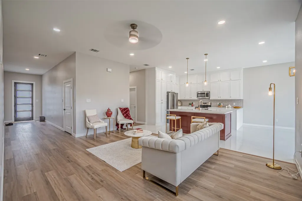 901 Bandera Lane Garland TX 75040