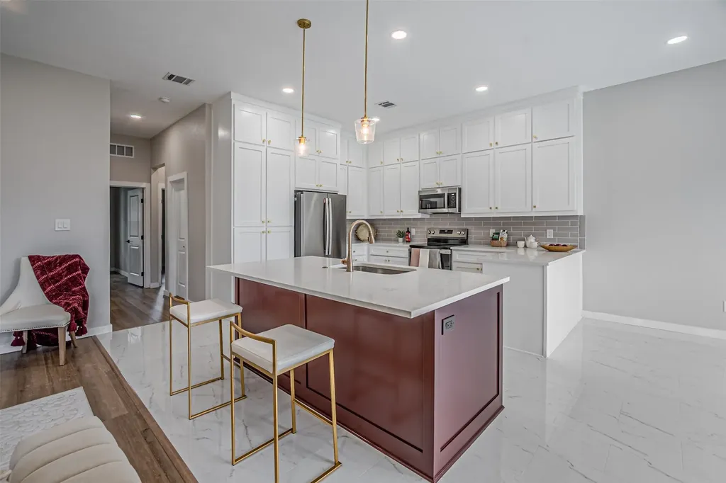 901 Bandera Lane Garland TX 75040