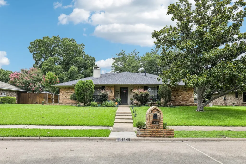 1549 Oak Creek Drive Lewisville TX 75077