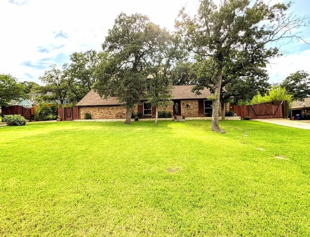 1212 Vera Lane Kennedale TX 76060