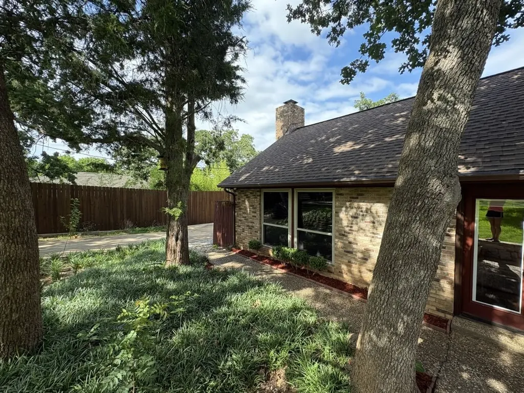 1212 Vera Lane Kennedale TX 76060