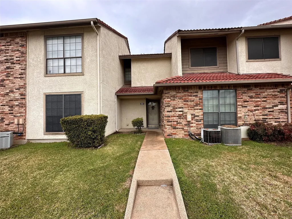 927 Turtle Cove Irving TX 75060