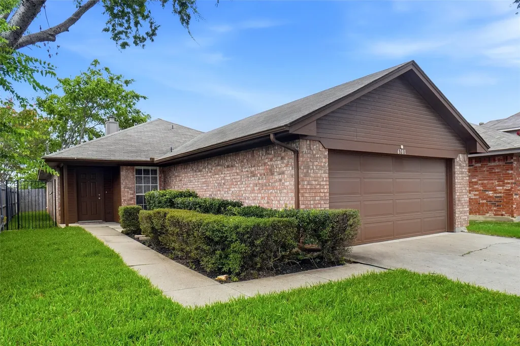 6701 Driffield Circle W North Richland Hills TX 76182