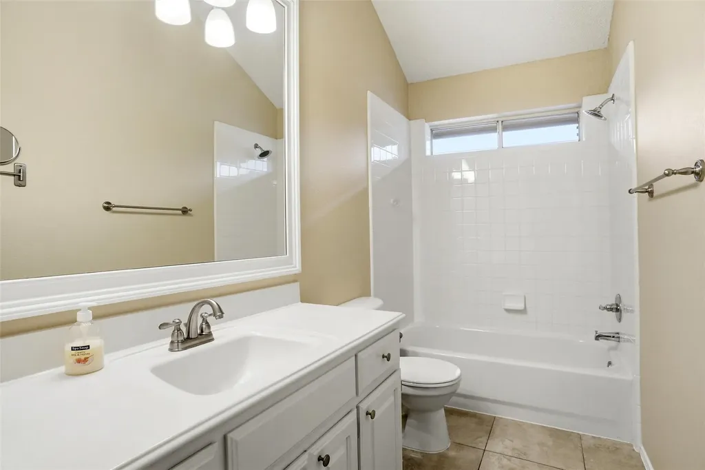 6701 Driffield Circle W North Richland Hills TX 76182