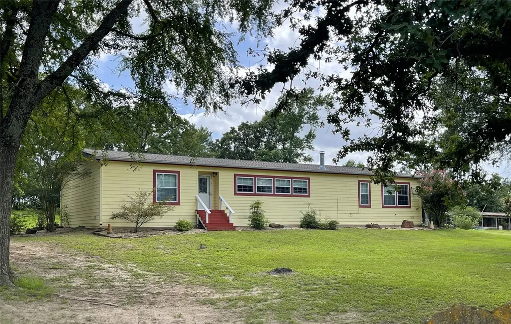 1666 Us Highway 84 Oakwood TX 75855