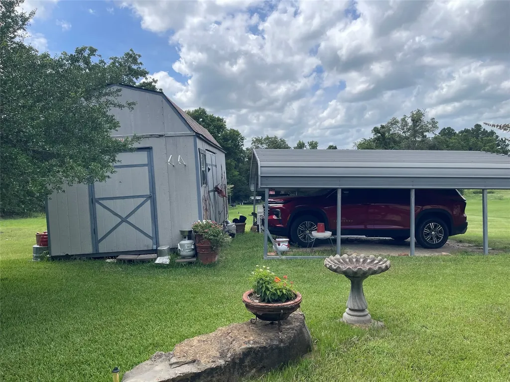 1666 Us Highway 84 Oakwood TX 75855