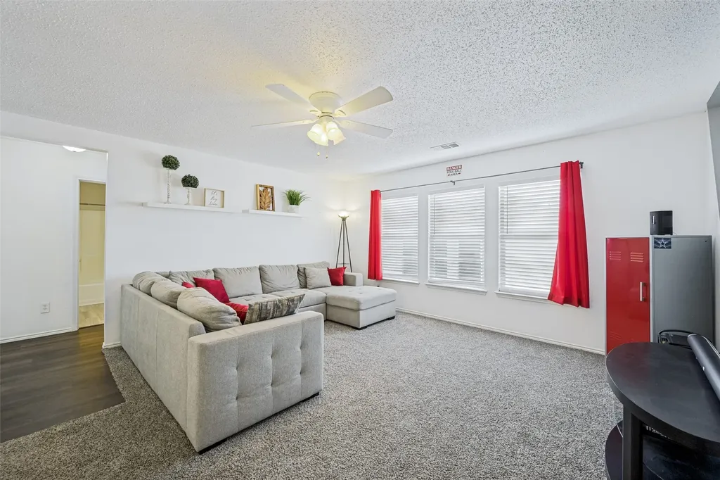 6732 Geyser Trail Watauga TX 76137