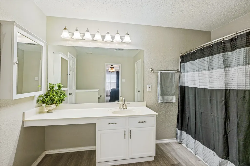 6732 Geyser Trail Watauga TX 76137