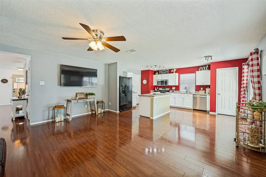 6732 Geyser Trail Watauga TX 76137