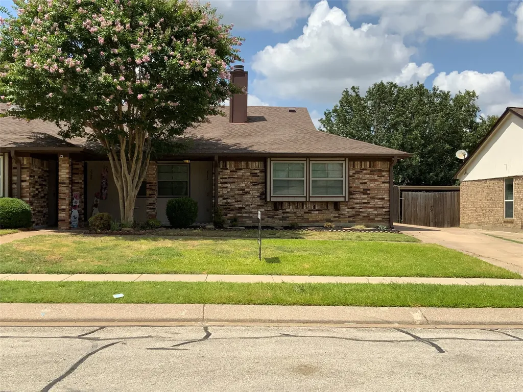 2313 Dalewood Lane Bedford TX 76022
