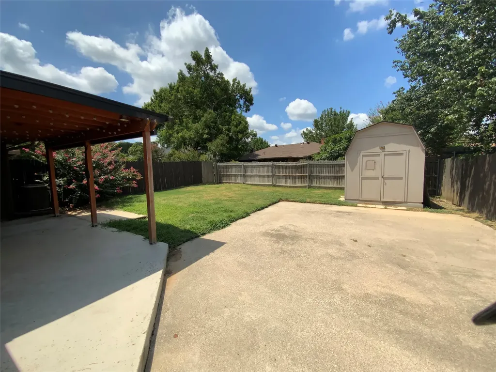 2313 Dalewood Lane Bedford TX 76022