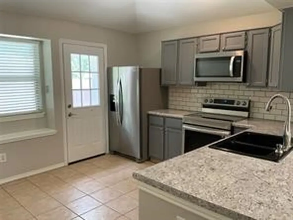 2313 Dalewood Lane Bedford TX 76022