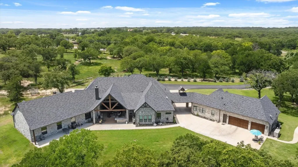 4101 W Highway 114 Paradise TX 76073
