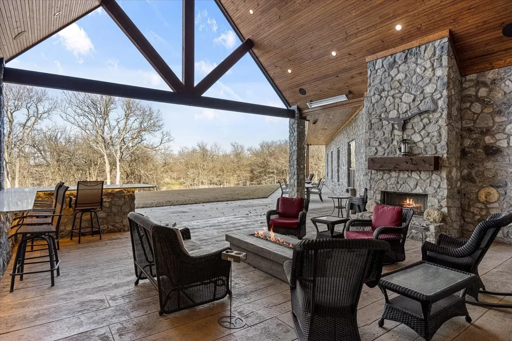 4101 W Highway 114 Paradise TX 76073