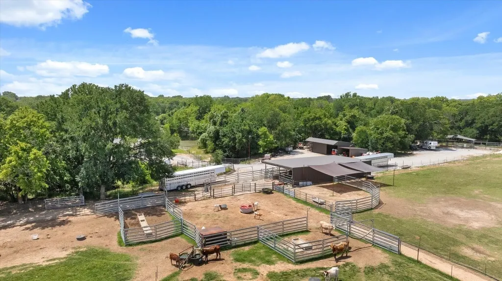 4101 W Highway 114 Paradise TX 76073