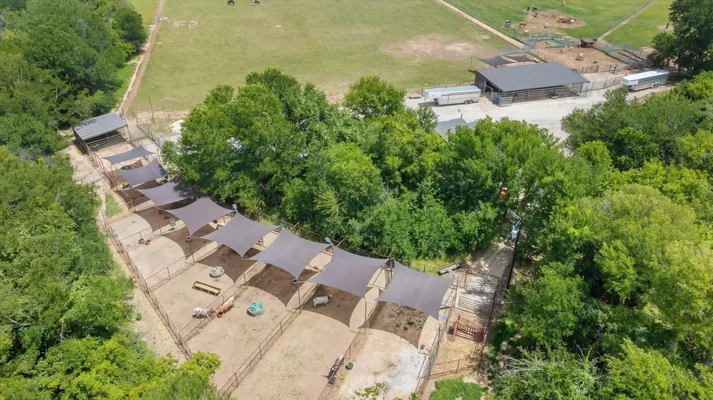4101 W Highway 114 Paradise TX 76073