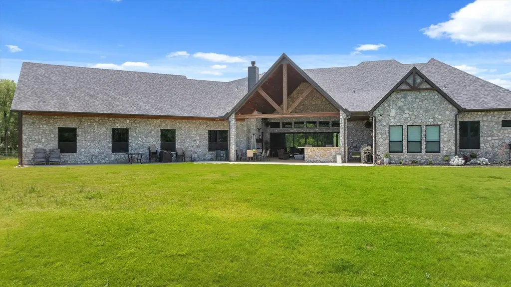 4101 W Highway 114 Paradise TX 76073