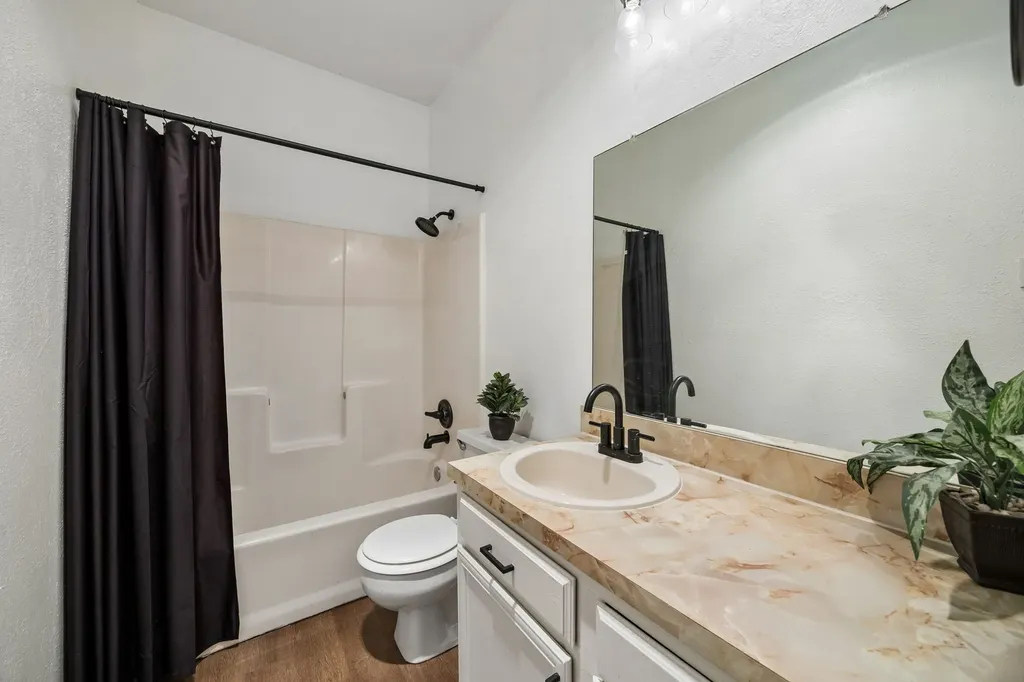 9254 Forest Lane Dallas TX 75243