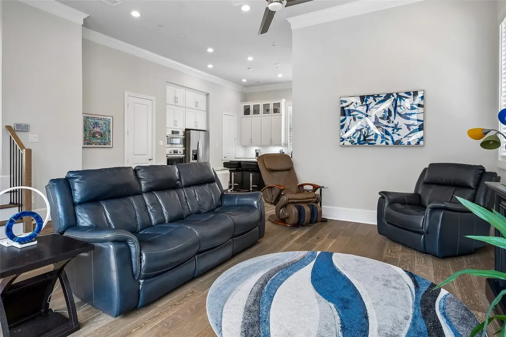 14999 Oak Street Addison TX 75001
