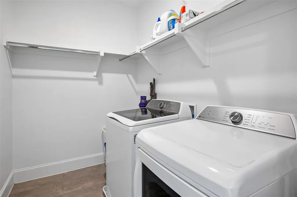 14999 Oak Street Addison TX 75001