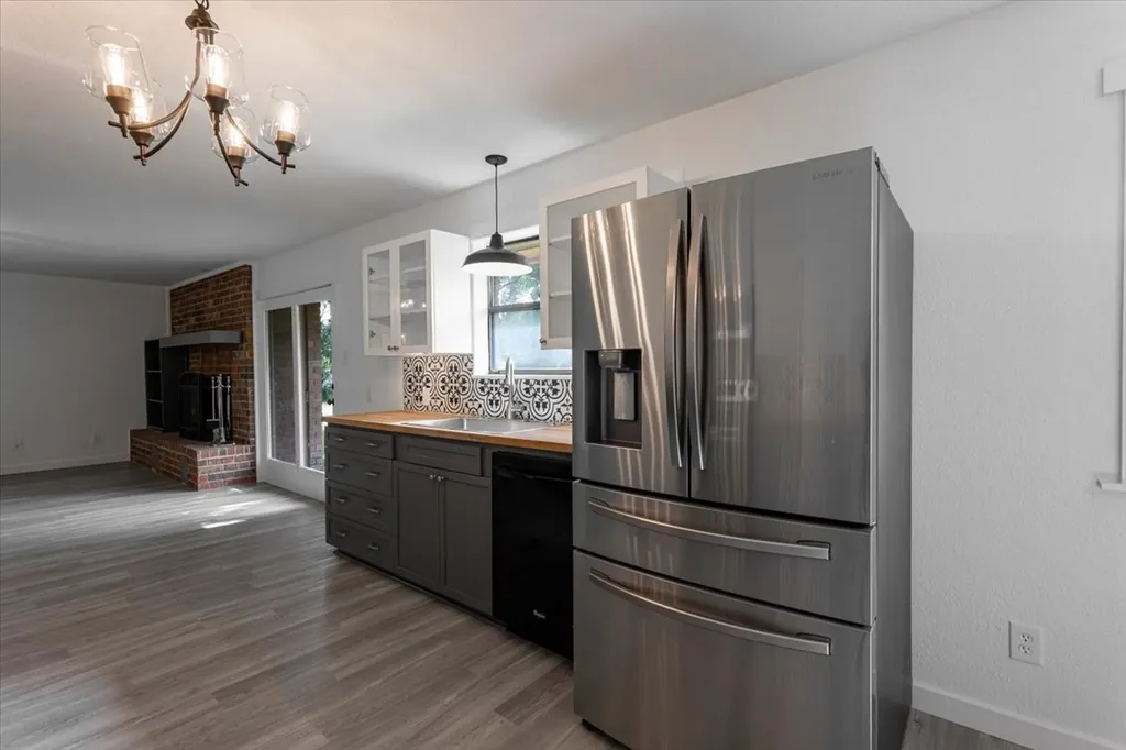 131 S Crescent Street Gorman TX 76454