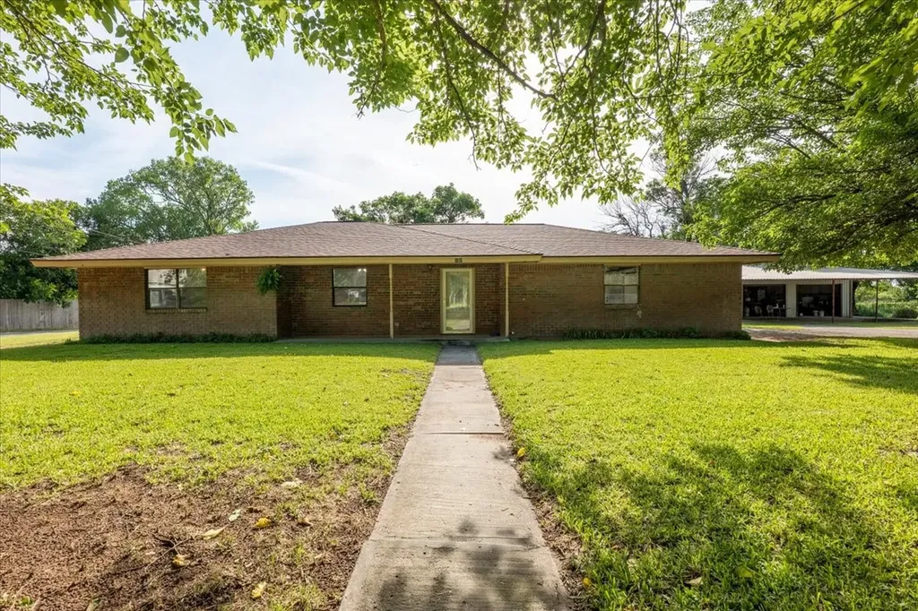 131 S Crescent Street Gorman TX 76454