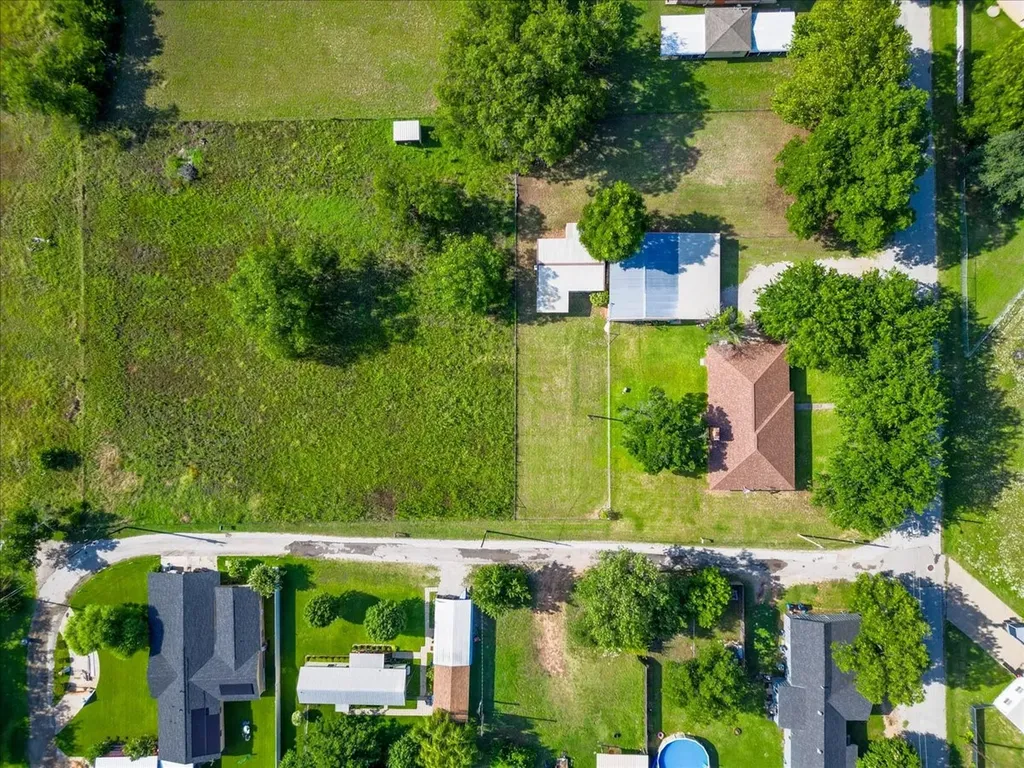 131 S Crescent Street Gorman TX 76454