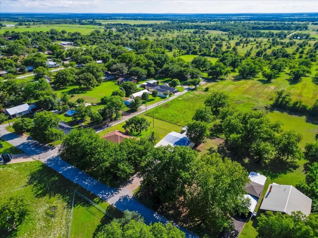 131 S Crescent Street Gorman TX 76454