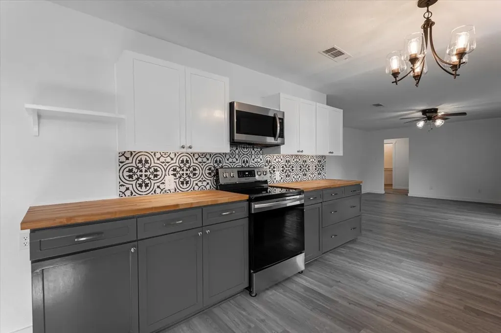 131 S Crescent Street Gorman TX 76454