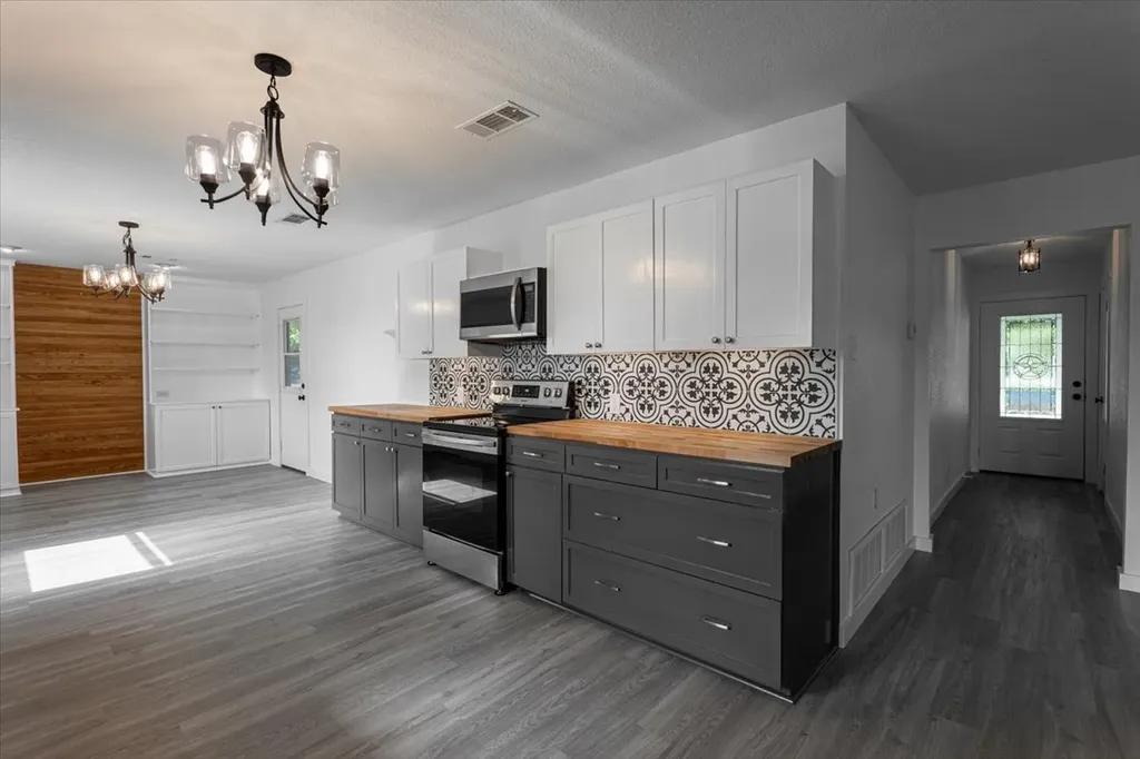 131 S Crescent Street Gorman TX 76454