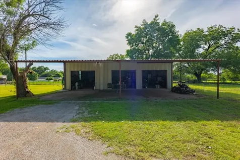 131 S Crescent Street Gorman TX 76454