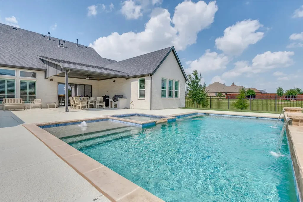 307 Broadmoor Drive Haslet TX 76052