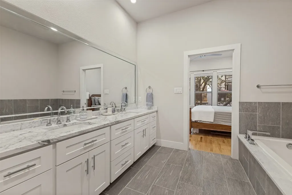 3170 Carmel Street Dallas TX 75204