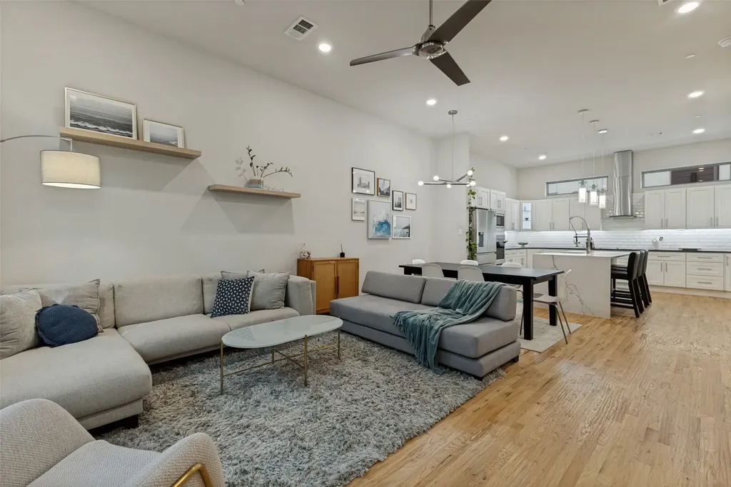3170 Carmel Street Dallas TX 75204